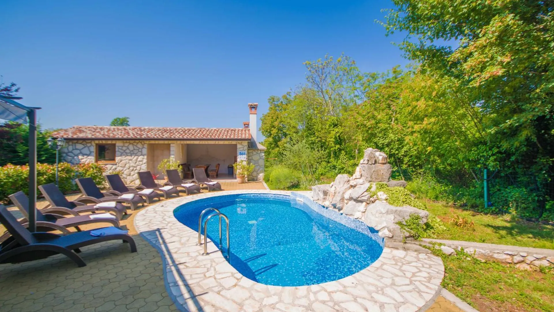 Villa Brigita, A Beautiful Villa Close To The Beach Veligolji