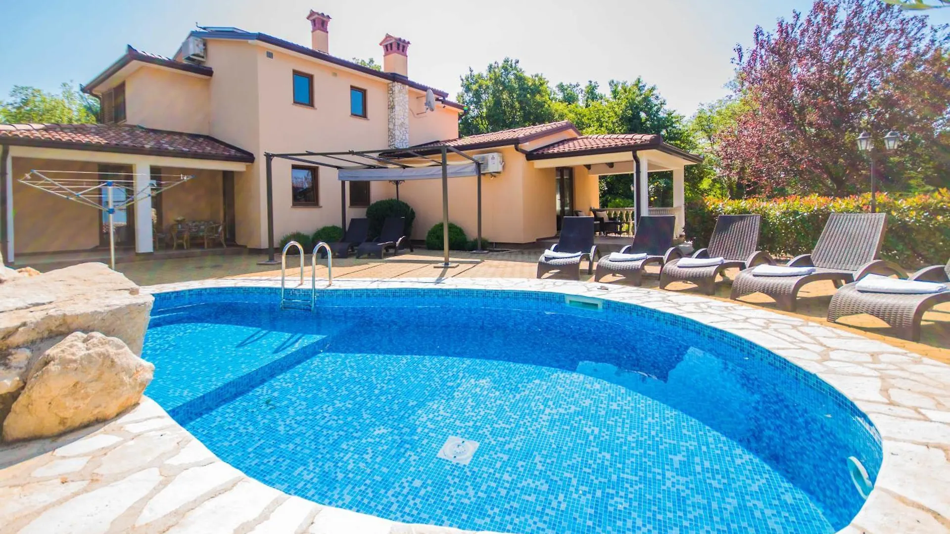 Villa Brigita, A Beautiful Villa Close To The Beach Veligolji