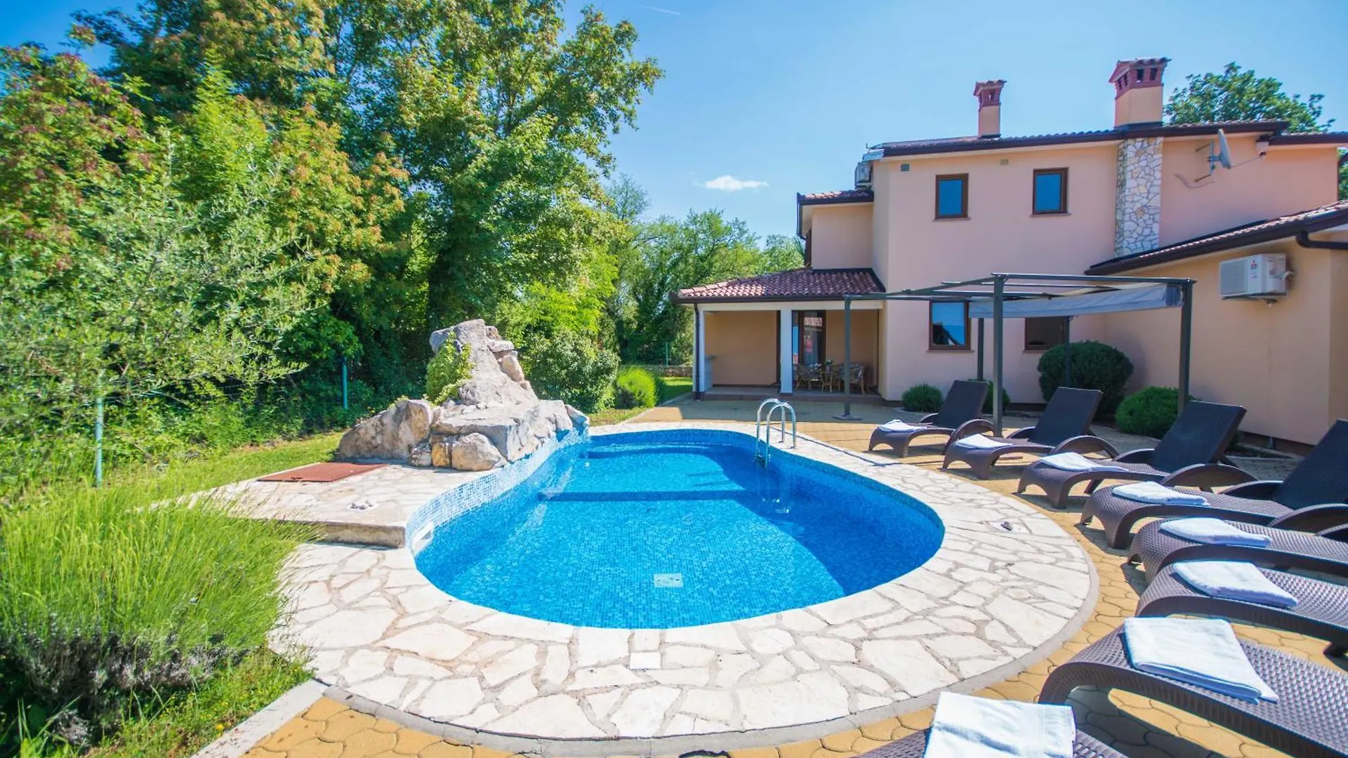 Villa Brigita, A Beautiful Villa Close To The Beach Veligolji 0*,