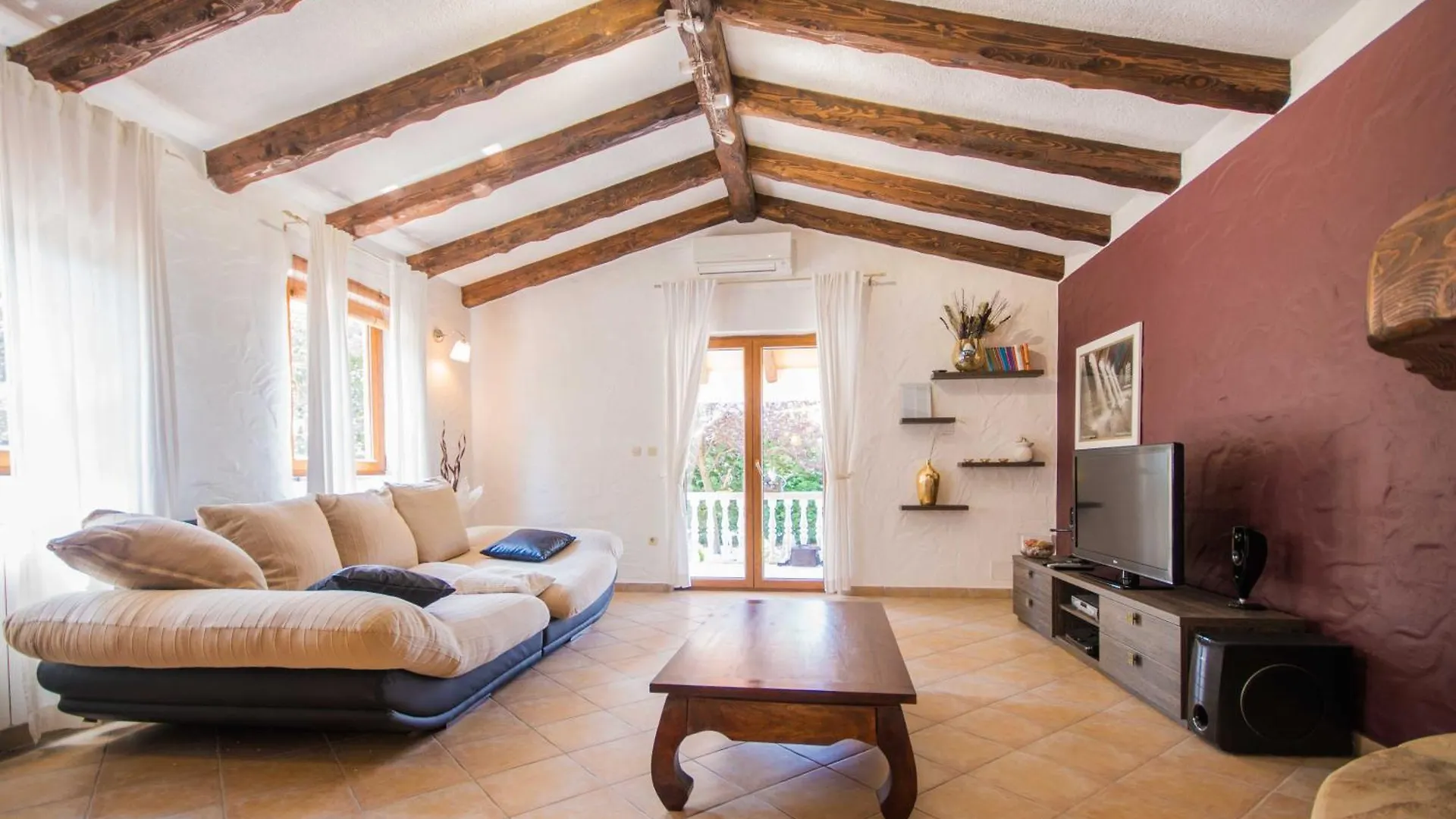 Holiday home Villa Brigita, A Beautiful Villa Close To The Beach Veligolji